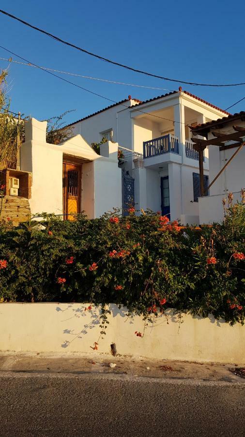 Blue Island Apartment Batsi  Exterior photo