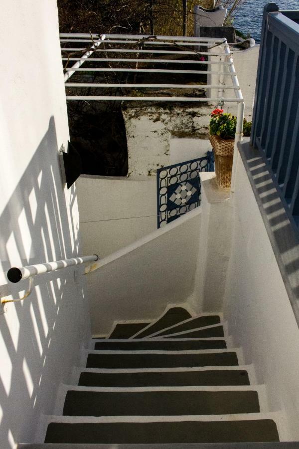 Blue Island Apartment Batsi  Exterior photo