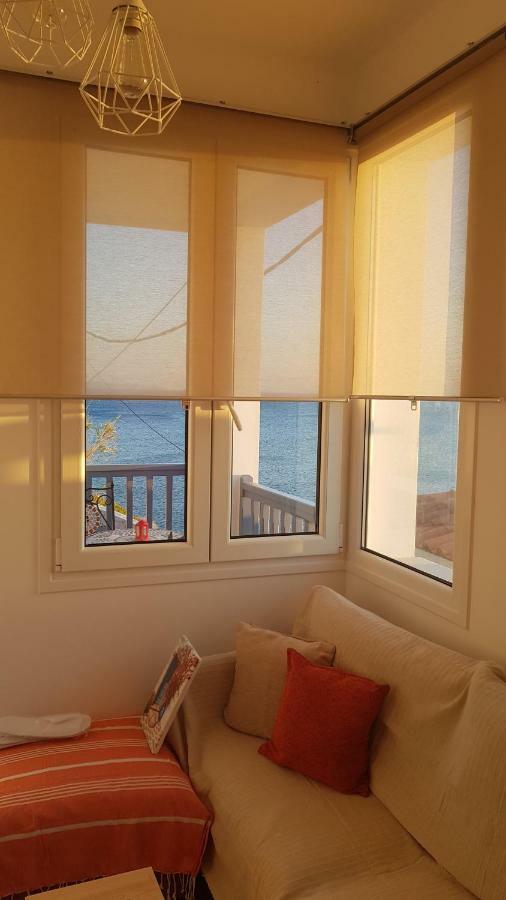 Blue Island Apartment Batsi  Exterior photo